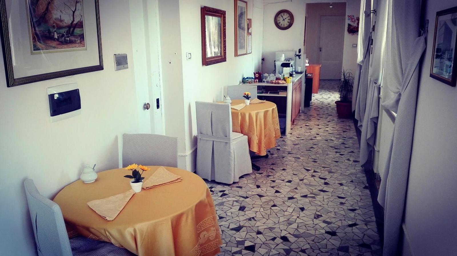 B&B GANAJ - Corso Italia 89 - BARI